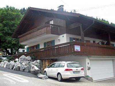 Ferienhaus mit Garage und Stellplatz