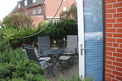 Erste Terrasse vor dem Wohn Esszimmer