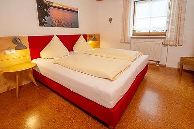 Schlafzimmer mit Doppelbett