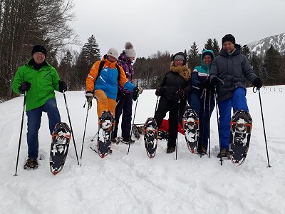 Skischule beim Schneeschuhwandern