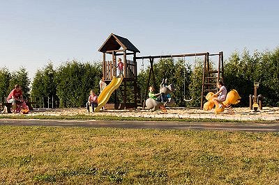 Großer Kinderspielplatz